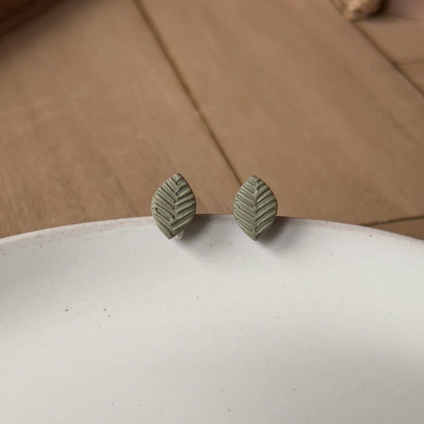 Herringbone Leaf - Multiple Colors