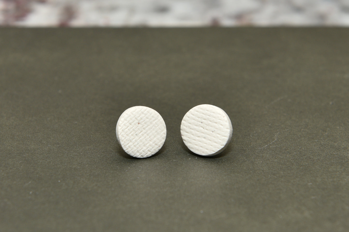 Circle studs - Multiple Colors